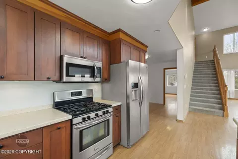 Kitchen - 18699 Stonehill Dr, Eagle River, AK 99577 photo 2 of 2