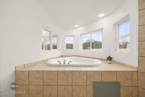 Bath - 18699 Stonehill Dr, Eagle River, AK 99577 photo 5 of 7