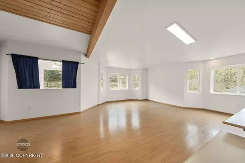 Living - 18699 Stonehill Dr, Eagle River, AK 99577 photo 13 of 15