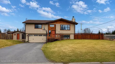 304 W Katmai Ave, Soldotna, AK 99669