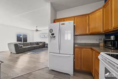 Kitchen - 20850 Mountainside Dr, Eagle River, AK 99577 photo 6 of 6
