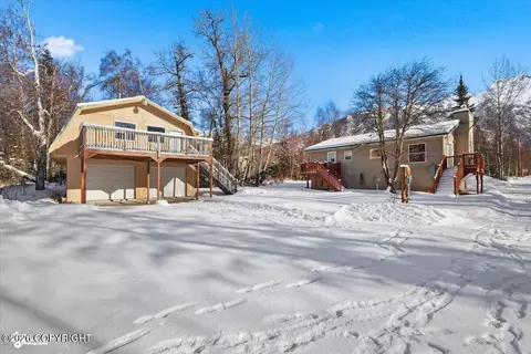 230 N Witherspoon Rd, Palmer, AK 99645