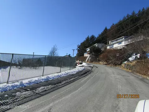 221 Alder Ln, Kodiak, AK 99615