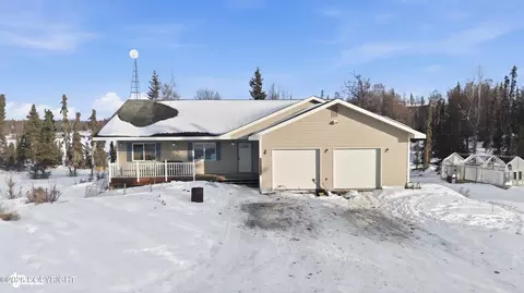 30602 Peanuts Ct, Soldotna, AK 99669