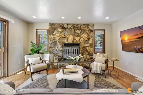 Living - 9850 Main Tree Dr, Anchorage, AK 99507 photo 9 of 10