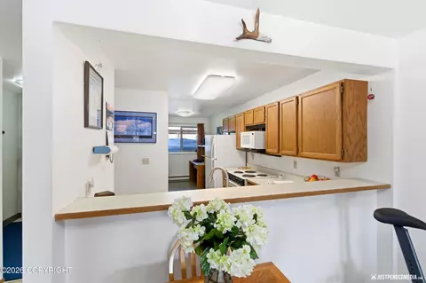 Kitchen - 5618 E 40th Ave # C-102, Anchorage, AK 99504 photo 4 of 4