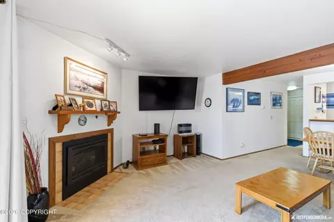 Living - 5618 E 40th Ave # C-102, Anchorage, AK 99504 photo 3 of 3