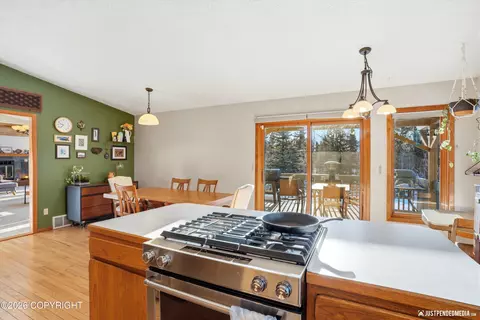 8211 Summerset Dr, Anchorage, AK 99518 photo 20