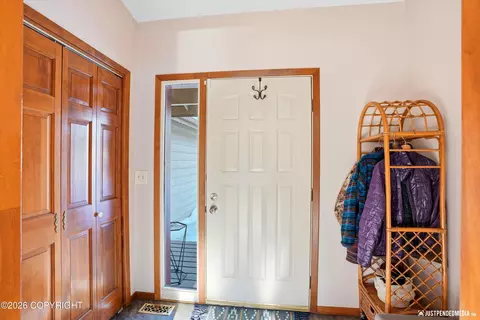 8211 Summerset Dr, Anchorage, AK 99518 photo 6