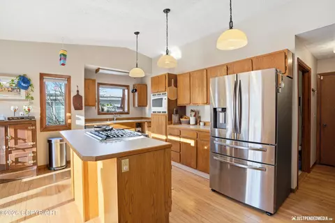 8211 Summerset Dr, Anchorage, AK 99518 photo 16