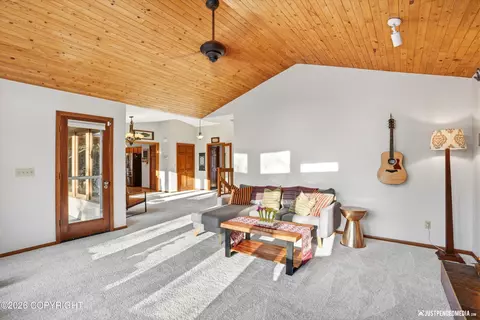 8211 Summerset Dr, Anchorage, AK 99518 photo 14