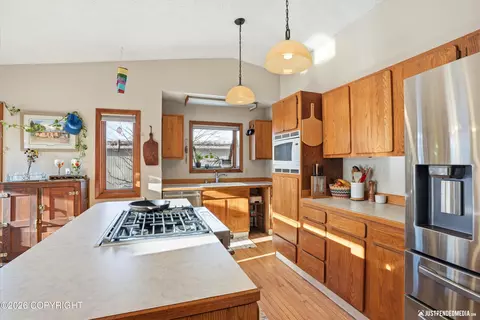 8211 Summerset Dr, Anchorage, AK 99518 photo 22