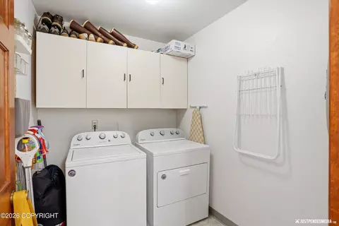 8211 Summerset Dr, Anchorage, AK 99518 photo 43