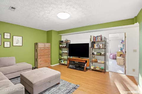 8211 Summerset Dr, Anchorage, AK 99518 photo 27