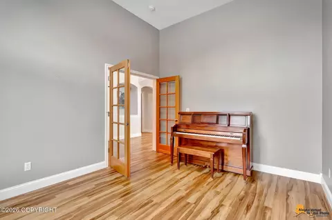 Entry Way - 8740 Sonora Cir, Eagle River, AK 99577 photo 4 of 9