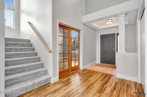 Entry Way - 8740 Sonora Cir, Eagle River, AK 99577 photo 3 of 9