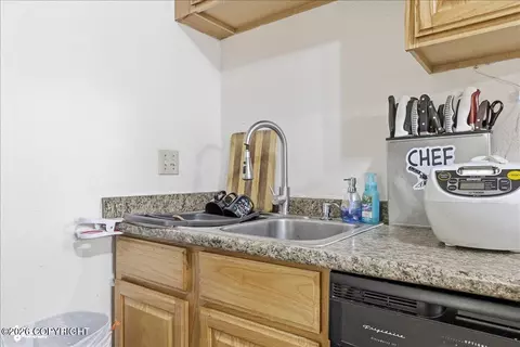 Kitchen - 1930 E 72nd Ave, Anchorage, AK 99507 photo 7 of 9