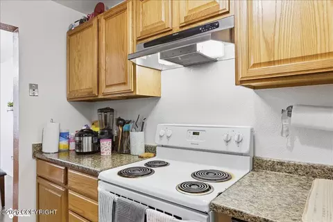 Kitchen - 1930 E 72nd Ave, Anchorage, AK 99507 photo 3 of 9