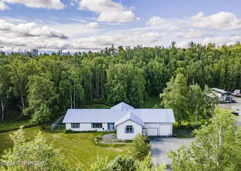 5747 N Cunningham Rd, Palmer, AK 99645