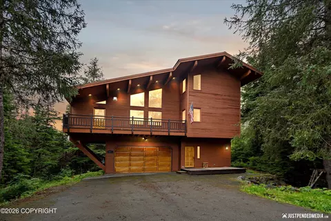 165 Vail Cir, Girdwood, AK 99587