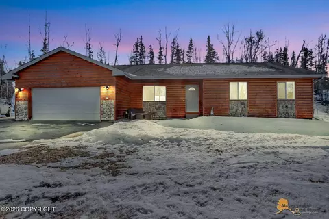 290 E Lochcarron Dr, Wasilla, AK 99654