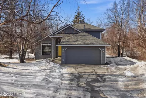 2060 N Kentucky Derby Dr, Palmer, AK 99645