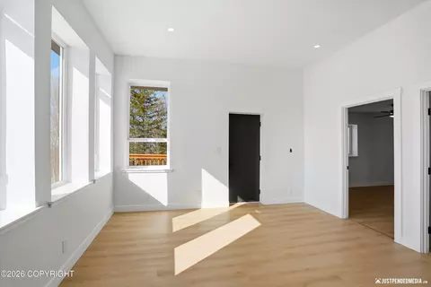 Living - 19031 Upper Mccrary Rd, Eagle River, AK 99577 photo 3 of 6