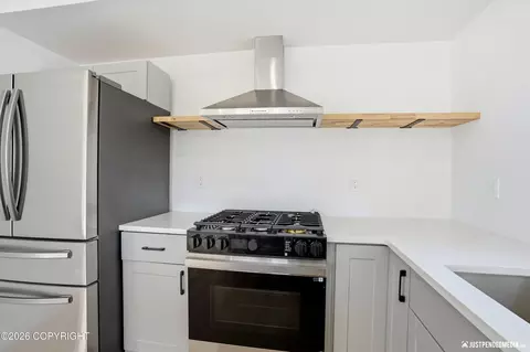 Kitchen - 19031 Upper Mccrary Rd, Eagle River, AK 99577 photo 3 of 4