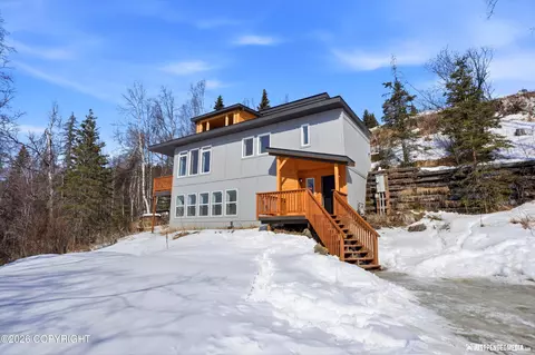 Exterior - 19031 Upper Mccrary Rd, Eagle River, AK 99577 photo 2 of 7