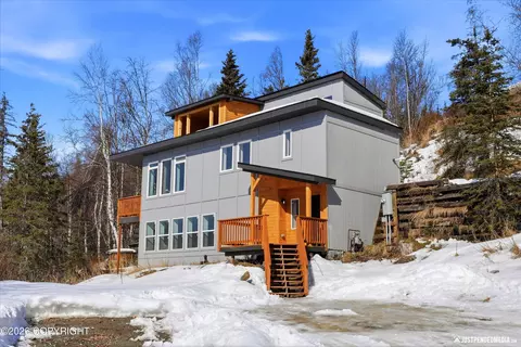 Exterior - 19031 Upper Mccrary Rd, Eagle River, AK 99577 photo 3 of 7