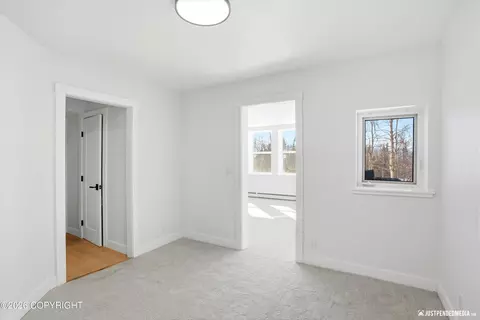 Bedroom - 19031 Upper Mccrary Rd, Eagle River, AK 99577 photo 4 of 8