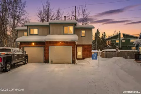 3171 Horizon St, Anchorage, AK 99517
