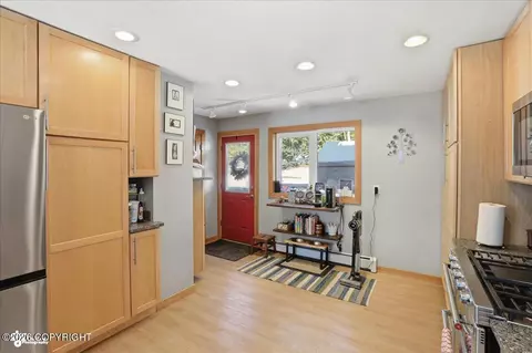 Entry Way - 22601 Eagle Glacier Loop, Eagle River, AK 99577 photo 3 of 8