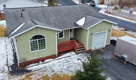 2310 Beaver Lake Dr, Kodiak, AK 99615