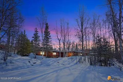 14523 Don Cir, Eagle River, AK 99577