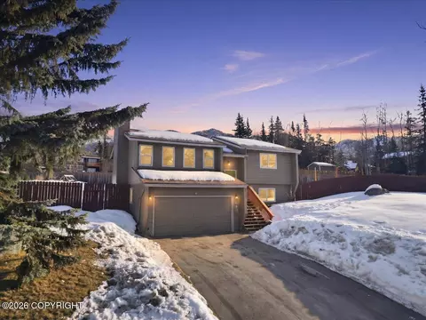 9643 Nulato Cir, Eagle River, AK 99577