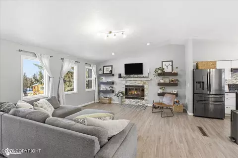 9643 Nulato Cir, Eagle River, AK 99577 photo 8