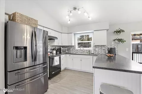 9643 Nulato Cir, Eagle River, AK 99577 photo 14