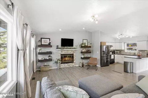9643 Nulato Cir, Eagle River, AK 99577 photo 12