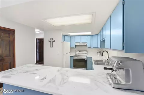 Kitchen - 18630 Eaglewood Loop, Eagle River, AK 99577 photo 3 of 3