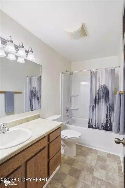 Bath - 18630 Eaglewood Loop, Eagle River, AK 99577 photo 2 of 4