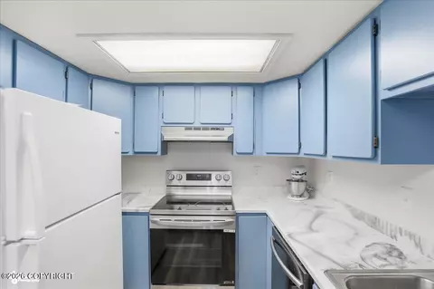 Kitchen - 18630 Eaglewood Loop, Eagle River, AK 99577 photo 1 of 3