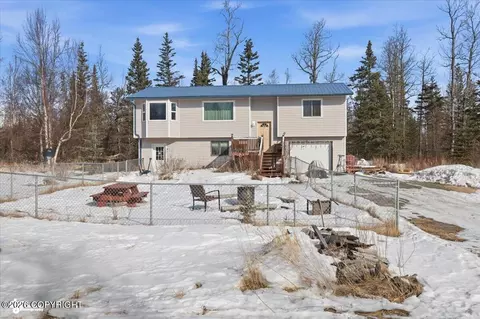 5689 N Stefan Ln, Palmer, AK 99645