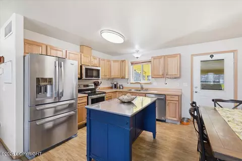 7130 W Wellington Dr, Wasilla, AK 99623