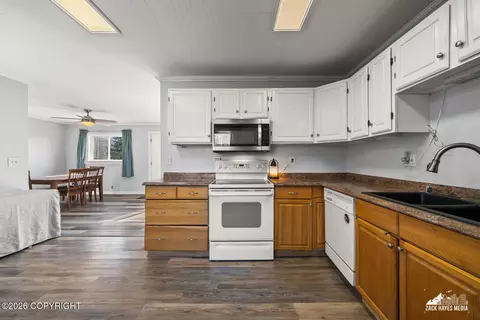 Kitchen - 20880 Oberg Rd, Chugiak, AK 99567 photo 4 of 9