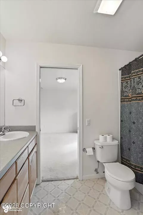 Bath - 10121 Middlerock Rd, Anchorage, AK 99507 photo 6 of 11
