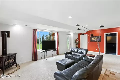 Living - 10121 Middlerock Rd, Anchorage, AK 99507 photo 4 of 6