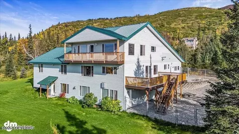 10121 Middlerock Rd, Anchorage, AK 99507