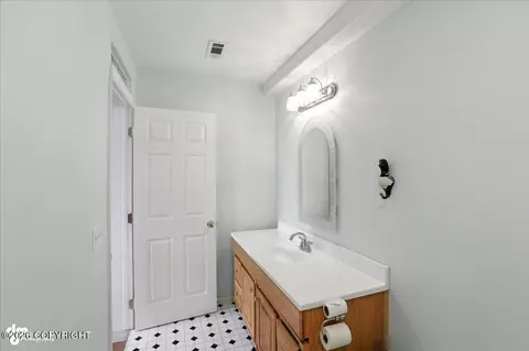 Bath - 10121 Middlerock Rd, Anchorage, AK 99507 photo 5 of 11