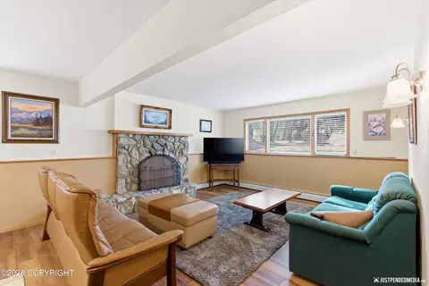 Living - 5329 E 42nd Ave, Anchorage, AK 99508 photo 7 of 10